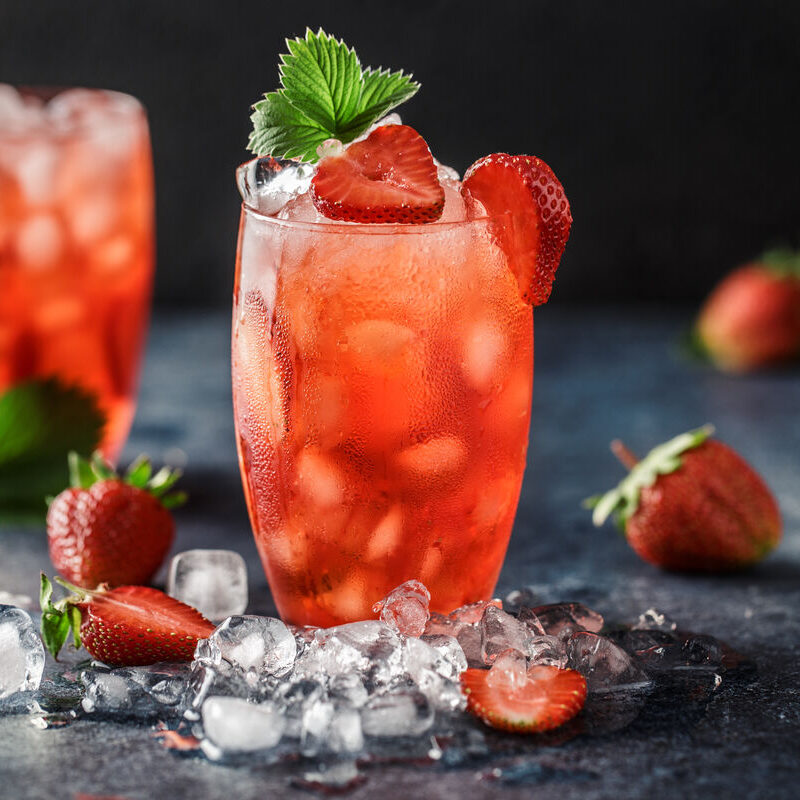 Strawberry soda—controlled top-note lift in a carbonated, high-aroma-transport matrix.