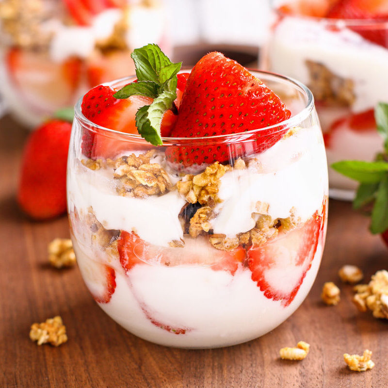 Strawberry in yogurt—balanced release that stays fresh under protein and viscosity retention.